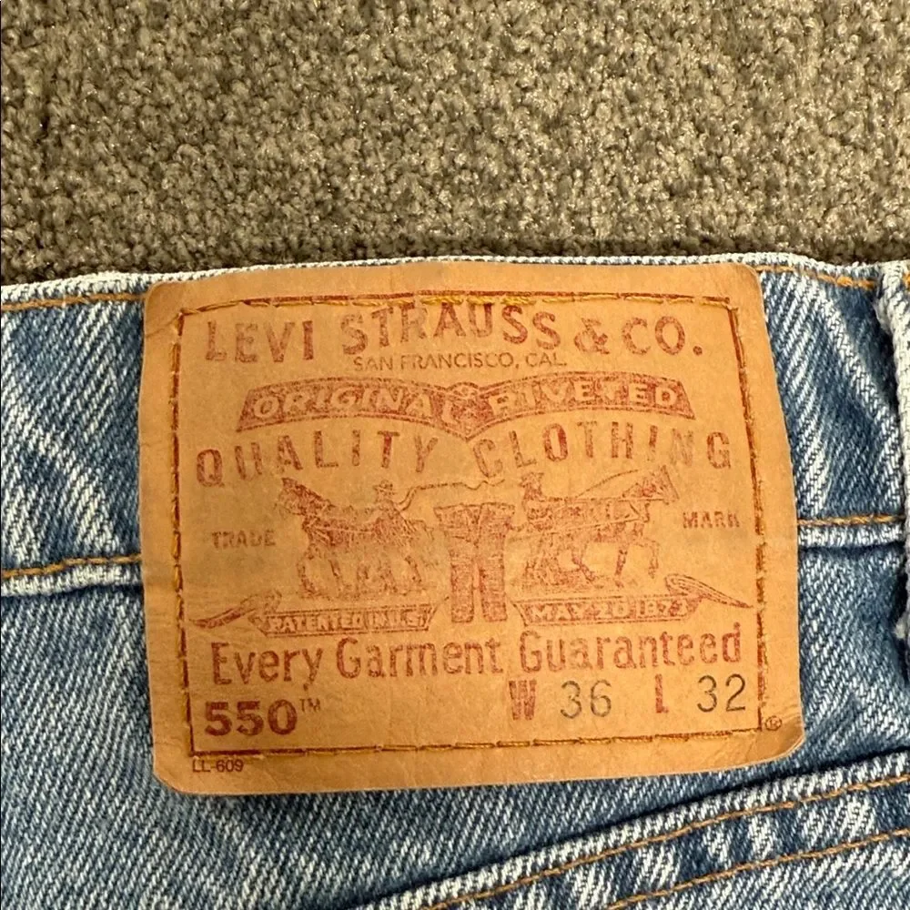 Levi's Jeans Mens 36x32 550 Light Wash Classic Blue Denim Relaxed Fit Cotton 90s